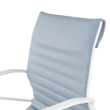 luxe bureaustoel wit blauw lage rugleuning witte structuur kunstleder vaste armleuningen 9