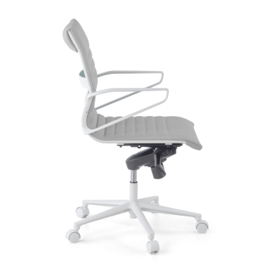 luxe bureaustoel wit grijs lage rugleuning witte structuur kunstleder vaste armleuningen 4