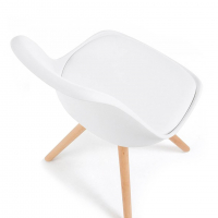 Scandinavische stoel Norway, design, met houten poten