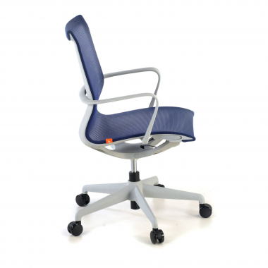 design bureaustoel wit blauw zwarte structuur netstof mesh vaste armleuningen 7