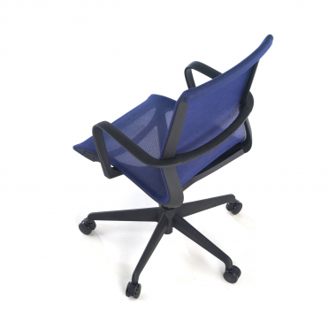 bureaustoel blauw witte structuur netstof mesh vaste armleuningen 6