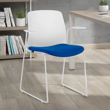 vergaderstoel wit blauw stoel met armleuningen stof vaste armleuningen 2