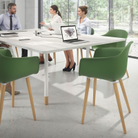 Scandinavische stoel Alice, houten poten
