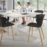 Scandinavische stoel Emily, ergonomisch zitvlak, houten poten