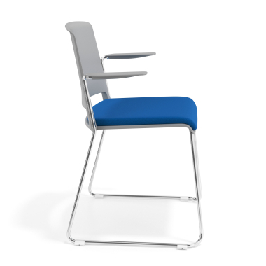 vergaderstoel grijs blauw met armen gestoffeerd stof zonder armleuningen 3