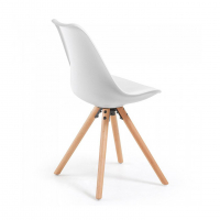 Scandinavische stoel Norway, design, met houten poten