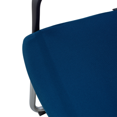 vergaderstoel blauw rood ademend netstof mesh vaste armleuningen 9